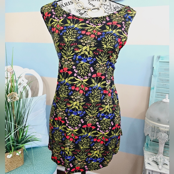 Old Navy Tops - Old Navy Plus Size Sleeveless Floral Blouse